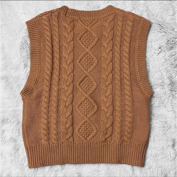NWOT Aritzia sweater vest - Picture 2 of 2